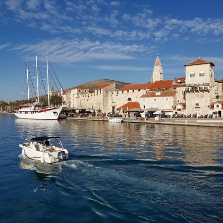 Apartment Okrug Gornji - Trogir With Sea View Luaran gambar