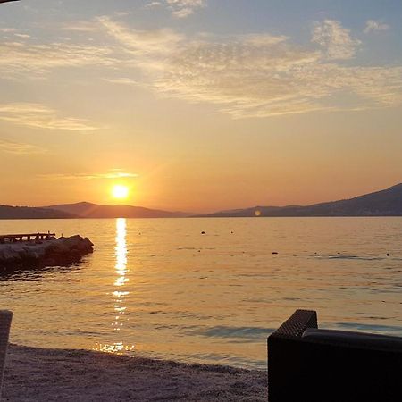 Apartment Okrug Gornji - Trogir With Sea View Luaran gambar