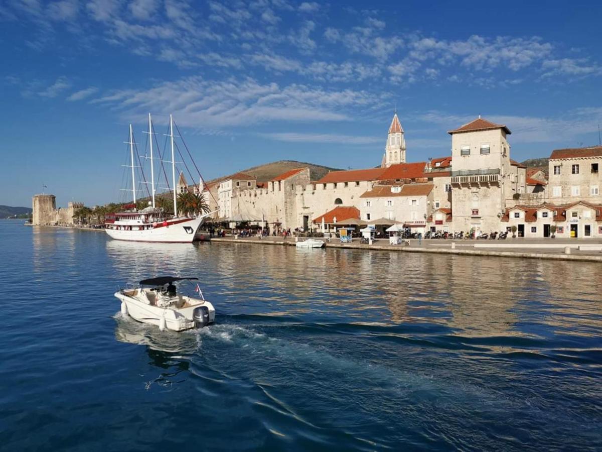 Apartment Okrug Gornji - Trogir With Sea View Luaran gambar