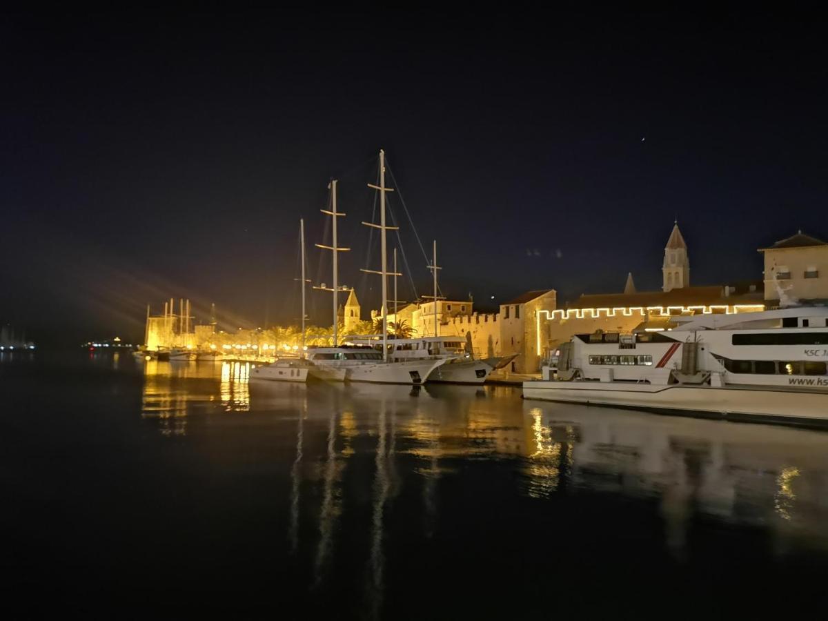 Apartment Okrug Gornji - Trogir With Sea View Luaran gambar