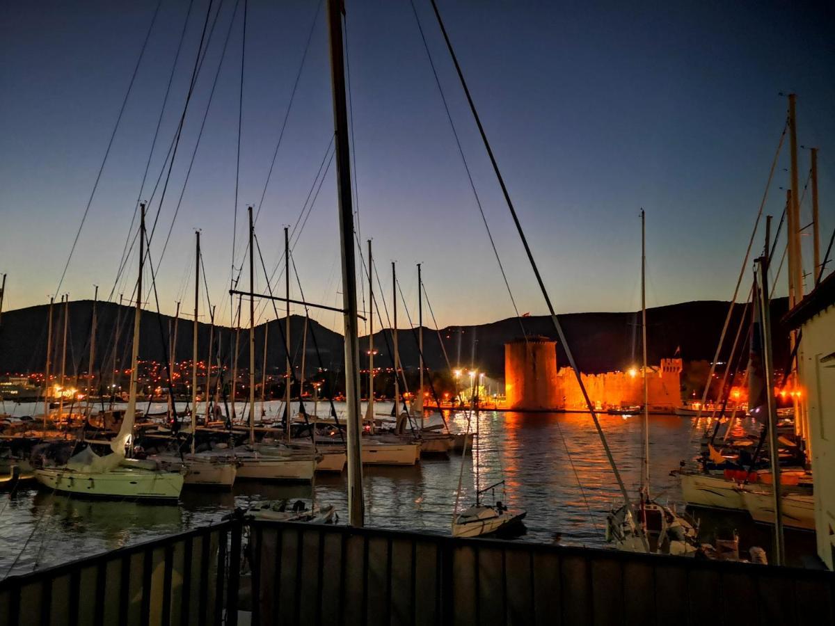 Apartment Okrug Gornji - Trogir With Sea View Luaran gambar