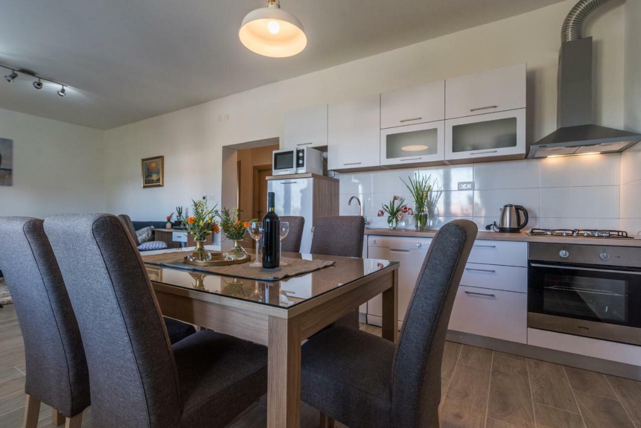 Apartment Okrug Gornji - Trogir With Sea View Luaran gambar