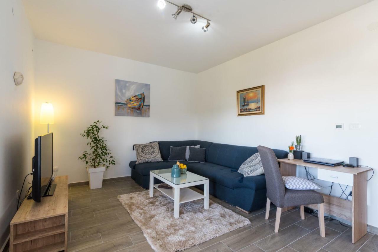 Apartment Okrug Gornji - Trogir With Sea View Luaran gambar