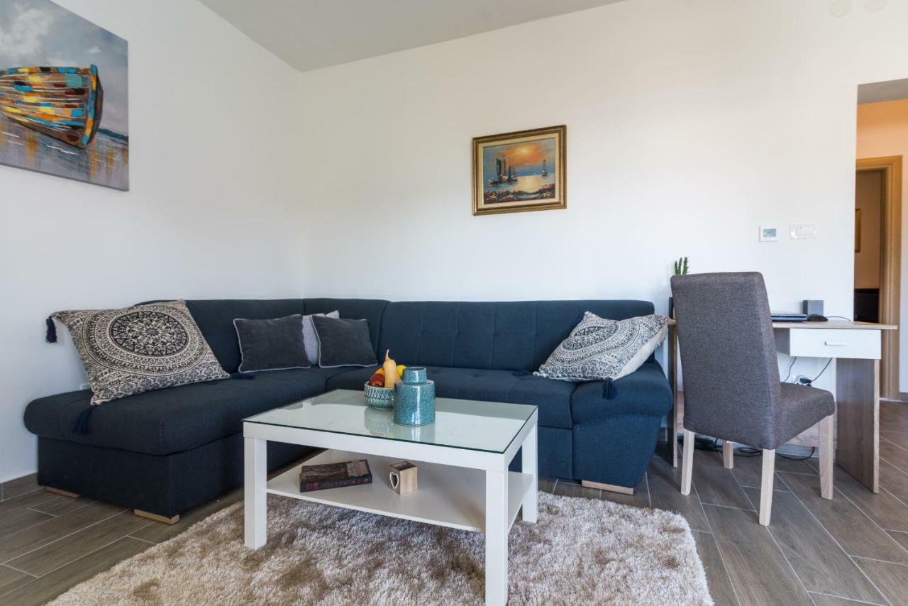 Apartment Okrug Gornji - Trogir With Sea View Luaran gambar