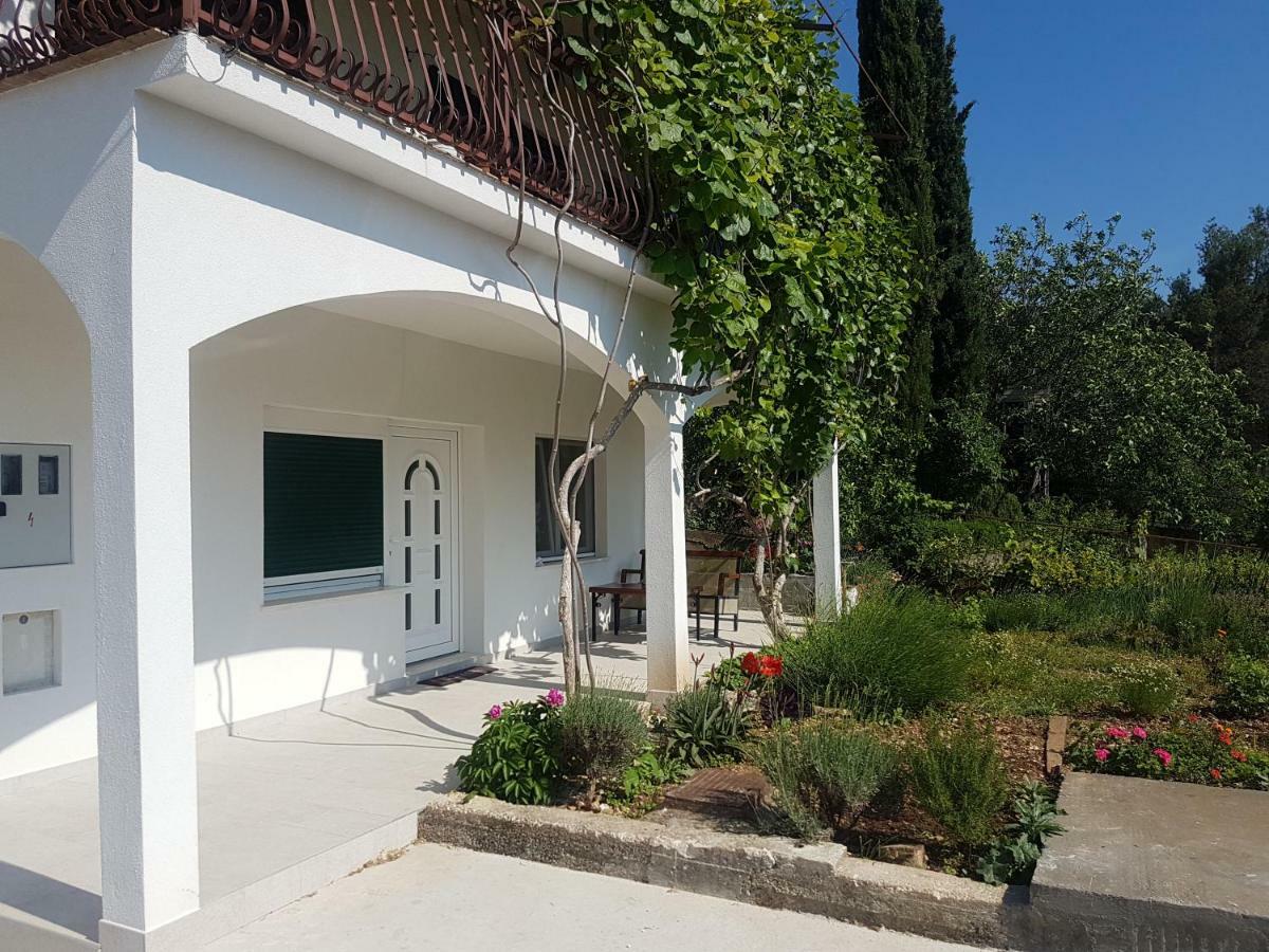 Apartment Okrug Gornji - Trogir With Sea View Luaran gambar